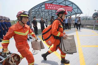 早日归来！赵睿今日迎农历生日 新疆主场大屏亮海报为其庆生